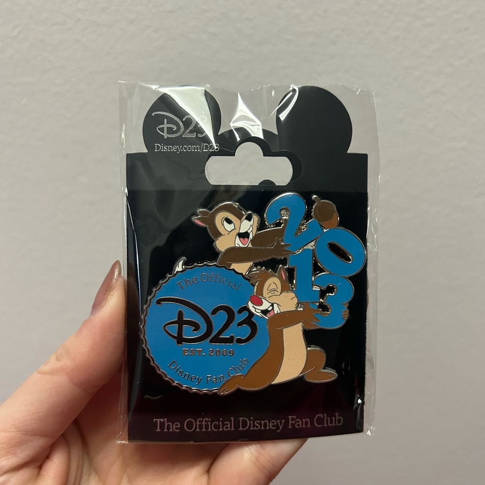 Disney Chip N Dale D23 Exclusive Pin 2013 Official Disney Fan Club New
